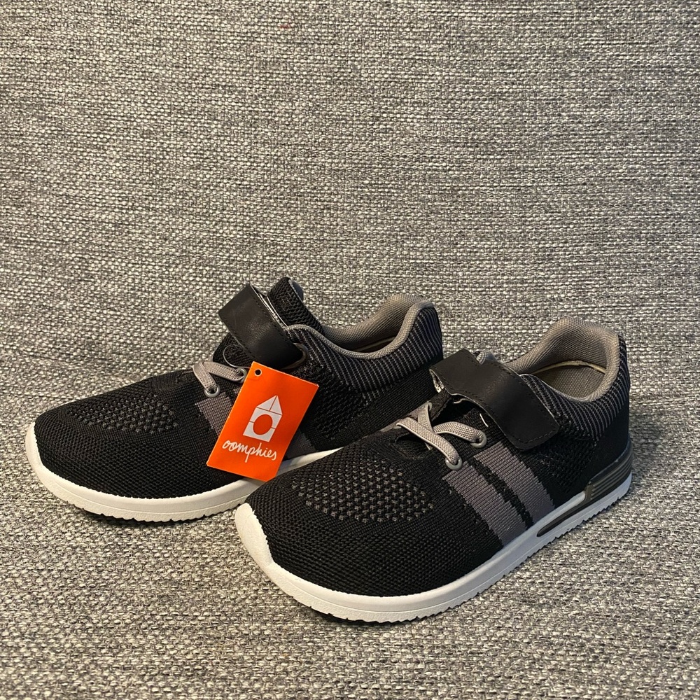 ▪️SOLD▪️Oomphies Black and Gray Kids Sneakers
